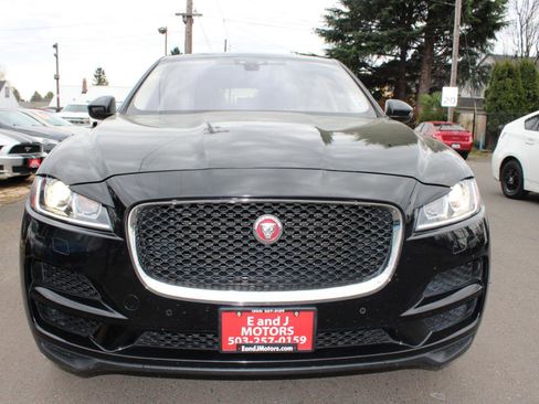 Used 2020 Jaguar F-PACE Prestige image 2