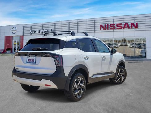 New 2026 Nissan Kicks SV w/ Cold Weather Package FWD image 5