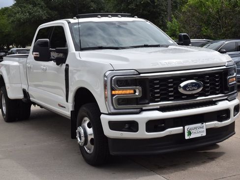 Used 2026 Ford F350 Platinum AWD/4WD image 4