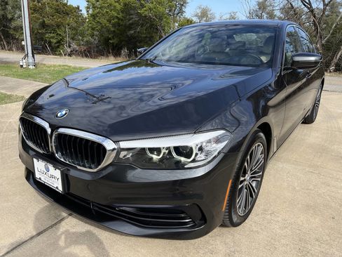 Used 2019 BMW 530i w/ Convenience Package image 4