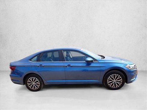 Used 2021 Volkswagen Jetta SE w/ SE Cold Weather Package FWD image 5