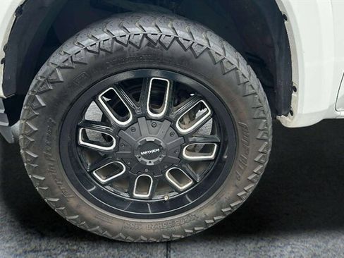 Used 2016 Toyota Tacoma SR5 w/ SR5 Appearance Package (SN) RWD image 23