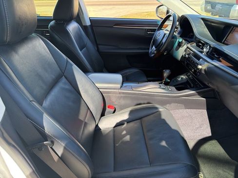 Used 2014 Lexus ES 350 w/ Luxury Package image 17