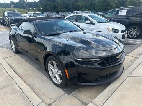 Used 2019 Chevrolet Camaro LT RWD image 4