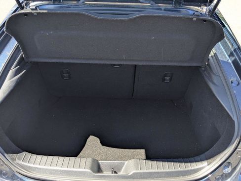 Used 2022 MAZDA MAZDA3 s FWD image 9