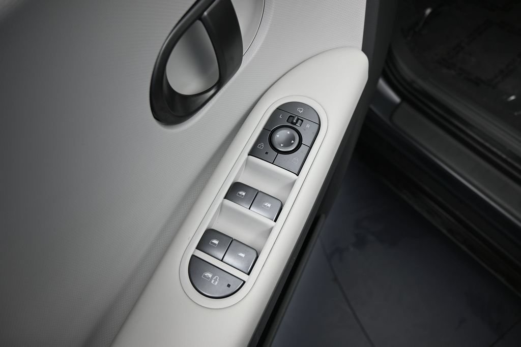 Used 2025 Hyundai Ioniq 5 SEL RWD image 14