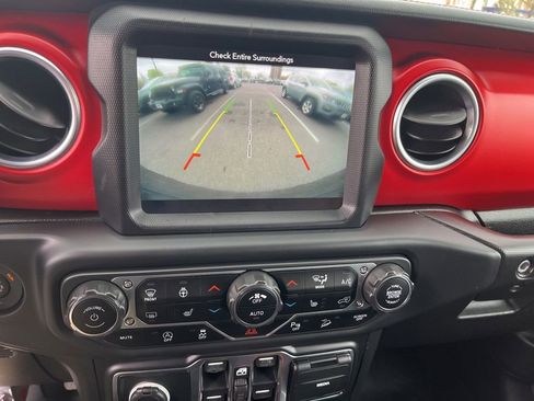 Used 2018 Jeep Wrangler Unlimited Rubicon w/ Uconnect 4C Nav & Sound Group AWD/4WD image 20