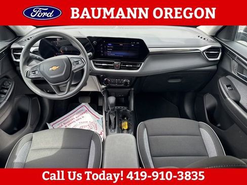 Used 2025 Chevrolet TrailBlazer LT AWD/4WD image 16