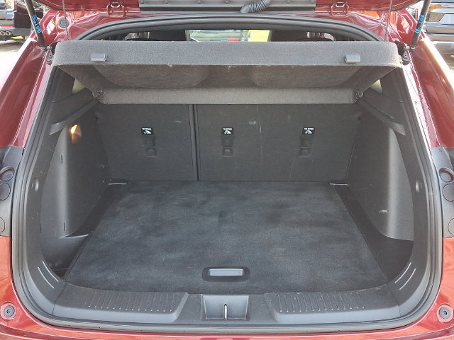 Used 2024 Chevrolet Trax RS w/ Sunroof Package FWD image 32