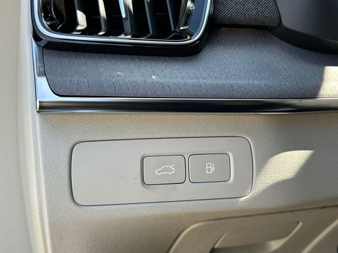 New 2026 Volvo XC90 T8 Ultra w/ Protection Package Premier AWD/4WD image 21