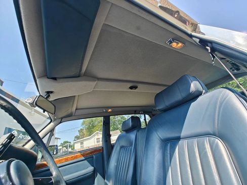 Used 1989 Rolls-Royce Silver Spur image 21