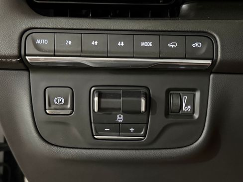 Used 2023 Cadillac Escalade Sport w/ LPO, ONYX Package AWD/4WD image 21