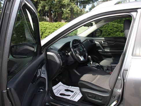 Used 2018 Nissan Rogue SV AWD/4WD image 5