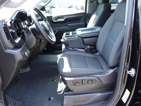 Used 2024 Chevrolet Silverado 1500 LT AWD/4WD image 18