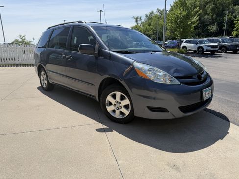Used 2007 Toyota Sienna CE FWD image 4