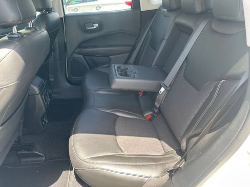 Used 2019 Jeep Compass Latitude FWD image 25