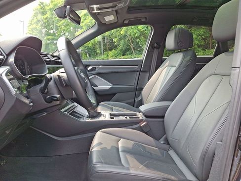 Used 2024 Audi Q3 2.0T Premium image 12