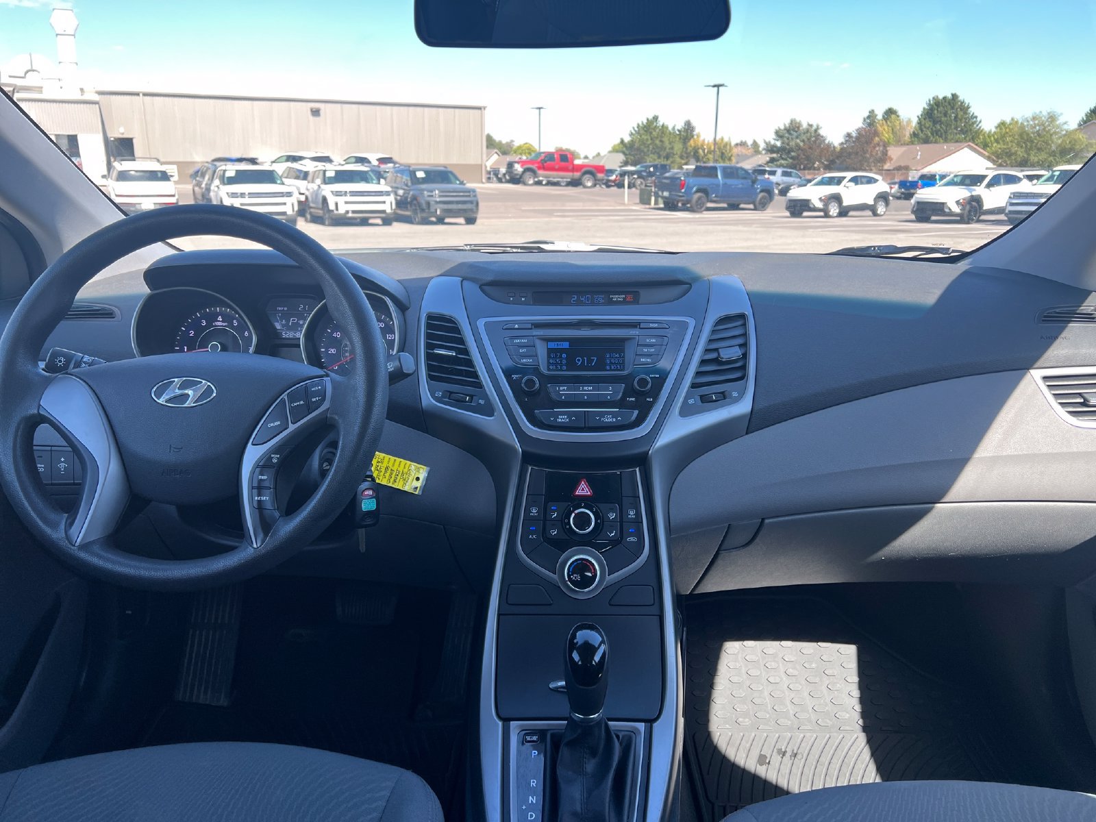 Used 2015 Hyundai Elantra SE FWD image 12