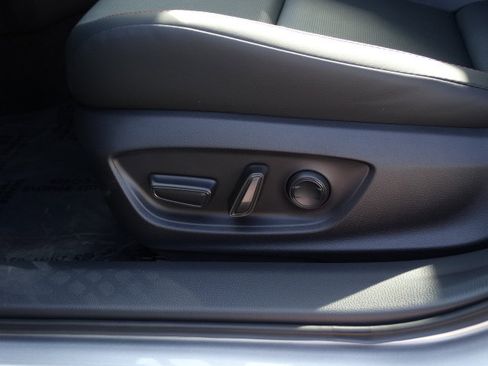 New 2026 Toyota Prius Plug-In Hybrid image 9