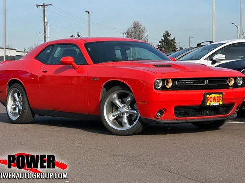 Used 2018 Dodge Challenger SXT Plus image 1