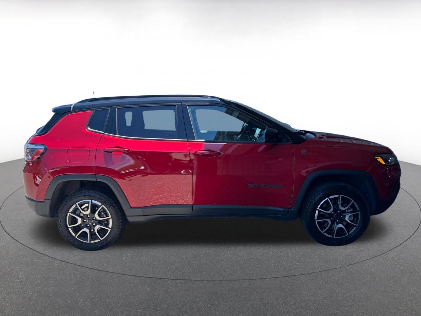 Used 2025 Jeep Compass Trailhawk AWD/4WD image 14