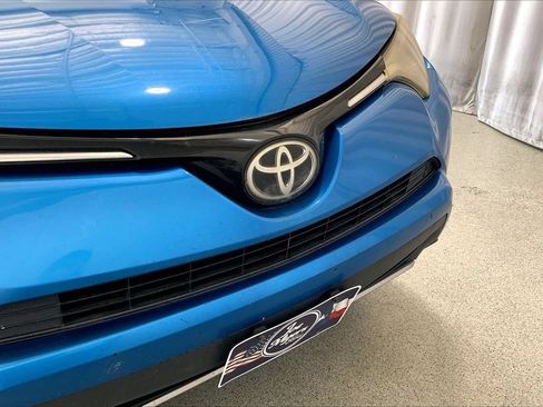 Used 2018 Toyota RAV4 XLE w/ Plus Extra Value Package FWD image 7