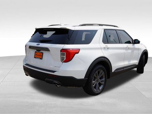 Certified 2024 Ford Explorer XLT w/ Equipment Group 202A AWD/4WD image 5