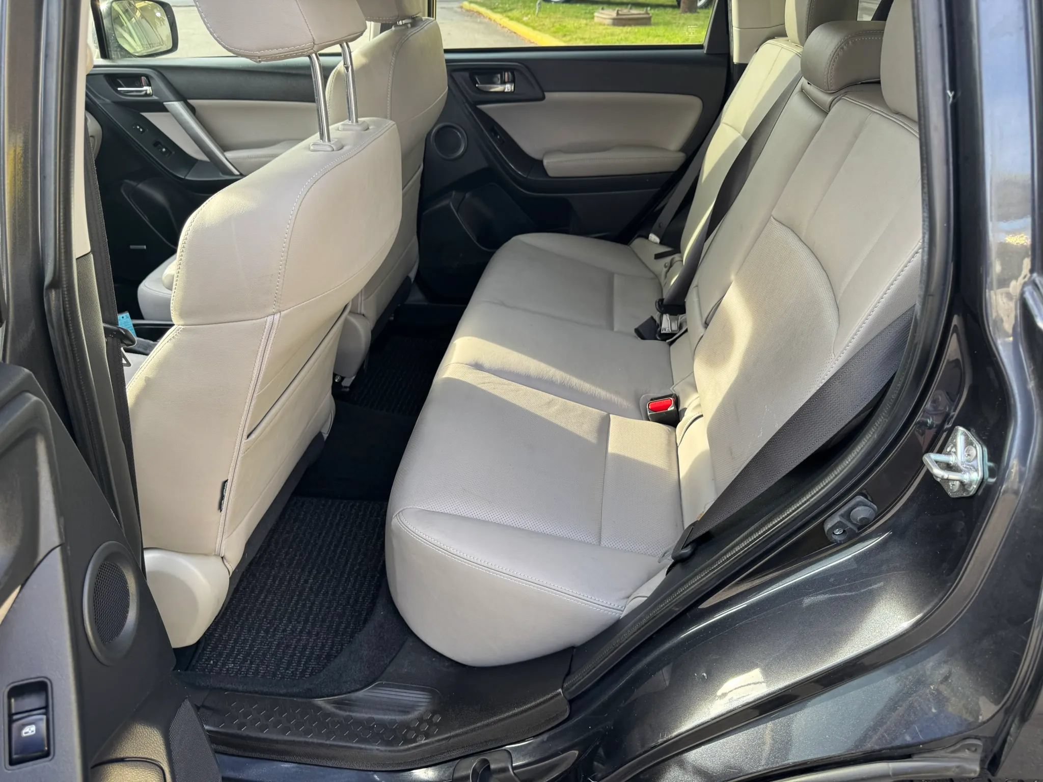 Used 2015 Subaru Forester 2.5i Touring w/ Eyesight & Navigation System AWD/4WD image 19