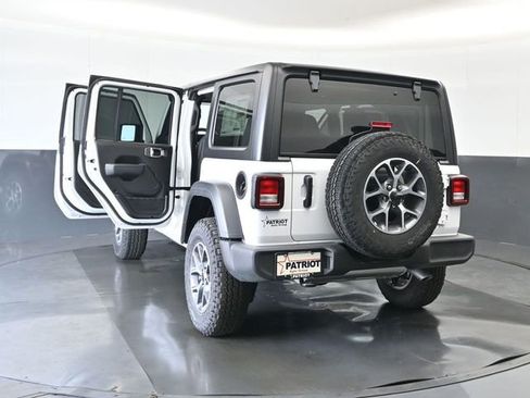 Used 2025 Jeep Wrangler Unlimited Sport AWD/4WD image 47