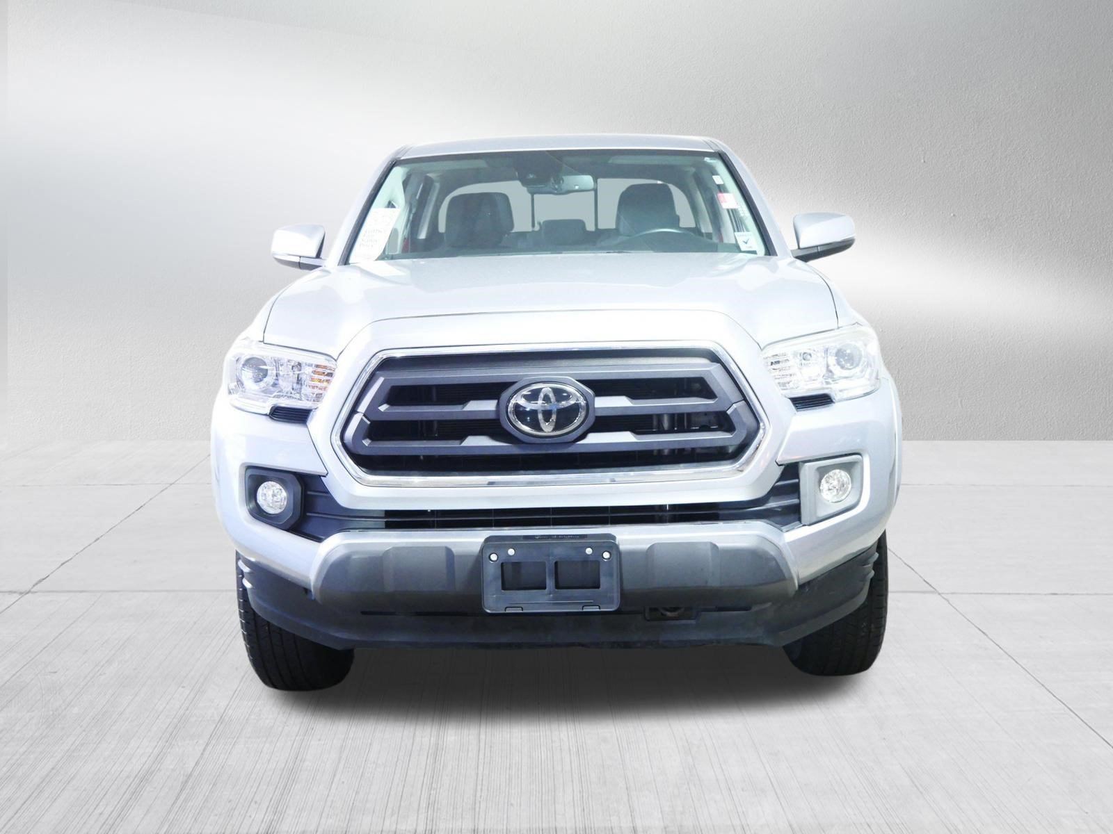 Used 2023 Toyota Tacoma SR5 w/ Technology Package AWD/4WD image 2