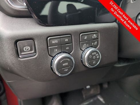 New 2026 GMC Sierra 1500 SLT image 18