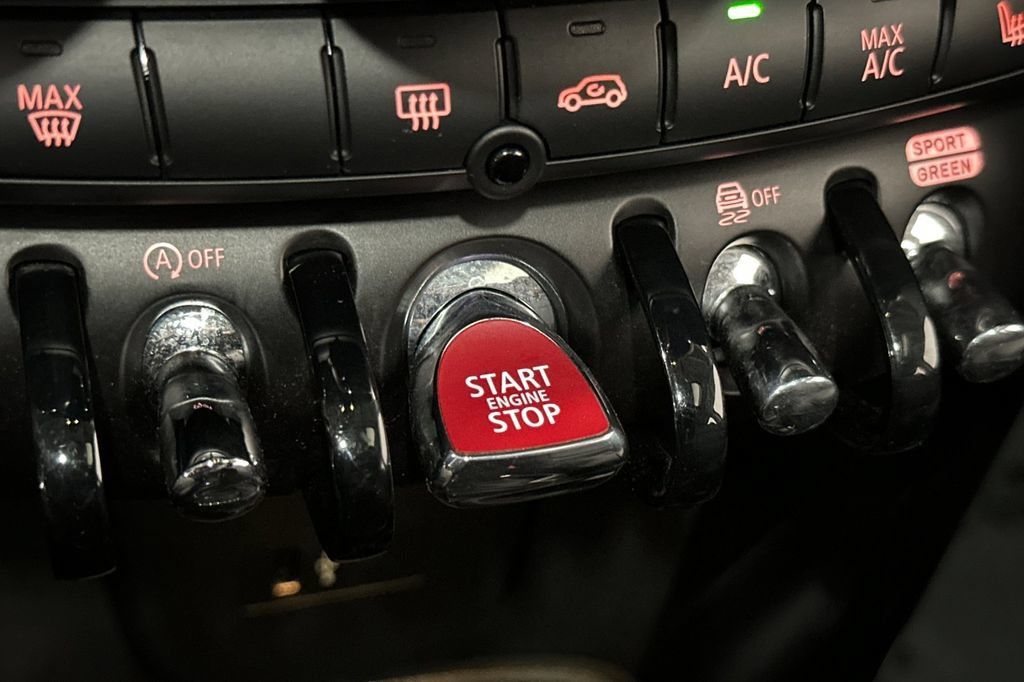 Used 2024 MINI Cooper S FWD image 26