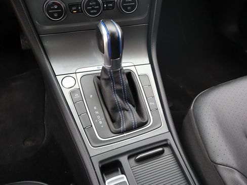 Used 2015 Volkswagen e-Golf SEL Premium FWD image 20