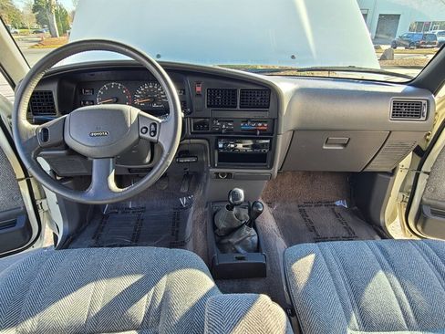 Used 1990 Toyota Pickup SR5 image 15
