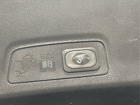 Used 2017 Lincoln MKC Premiere image 29