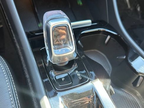 Certified 2024 Volvo XC40 B5 Plus w/ Climate Package AWD/4WD image 19