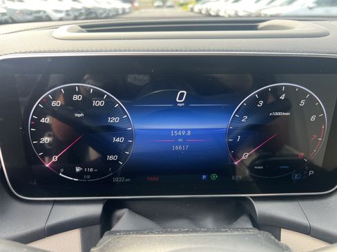 Used 2024 Mercedes-Benz GLC 300 image 21