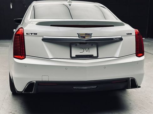 Used 2018 Cadillac CTS Luxury RWD image 16