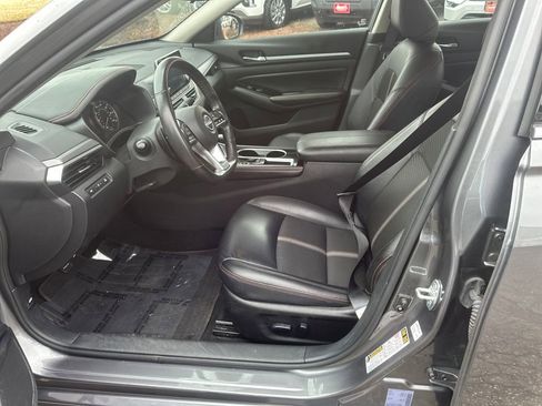 Used 2024 Nissan Altima 2.5 SR image 8