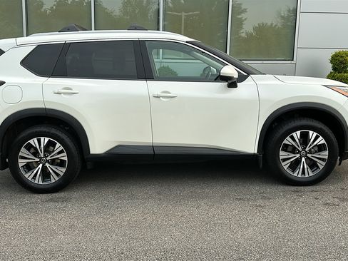 Used 2021 Nissan Rogue SV w/ Premium Package AWD/4WD image 27