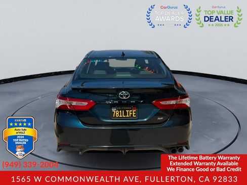 Used 2020 Toyota Camry SE FWD image 5