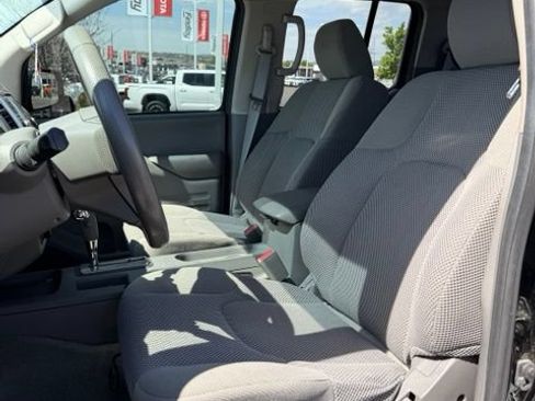 Used 2018 Nissan Frontier SV AWD/4WD image 16