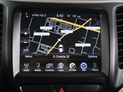 Used 2016 Jeep Cherokee Latitude w/ Cold Weather Group AWD/4WD image 18