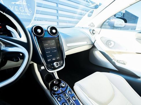 Used 2022 McLaren GT RWD image 55