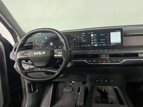 Used 2024 Kia EV9 Wind image 15