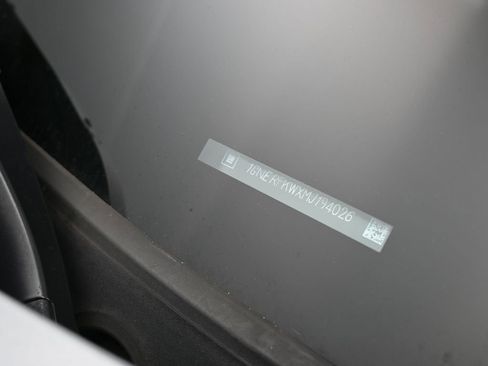 Used 2021 Chevrolet Traverse LS image 17