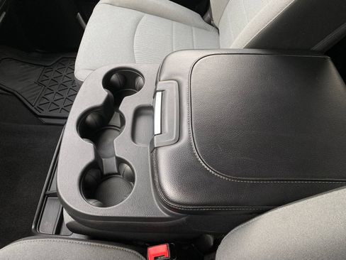 Used 2023 RAM 1500 Classic SLT image 21