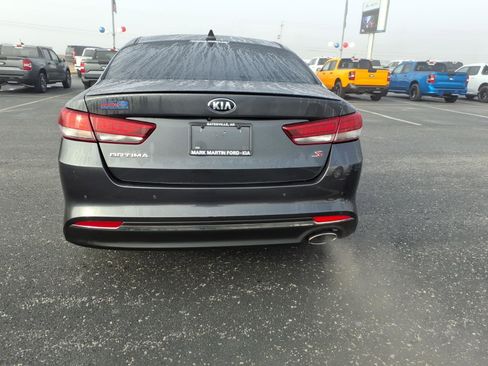 Used 2018 Kia Optima S image 4