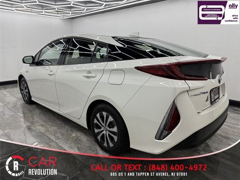 Used 2020 Toyota Prius Prime LE FWD image 4