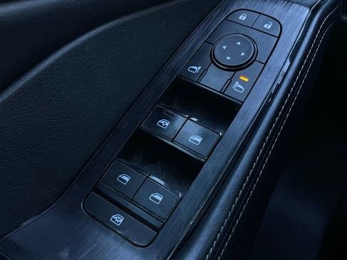 Used 2025 Nissan Rogue SV AWD/4WD image 12
